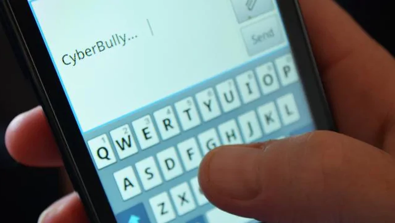 Bullying vs cyberbullying, ¿en qué se diferencian y cuál es más peligroso?