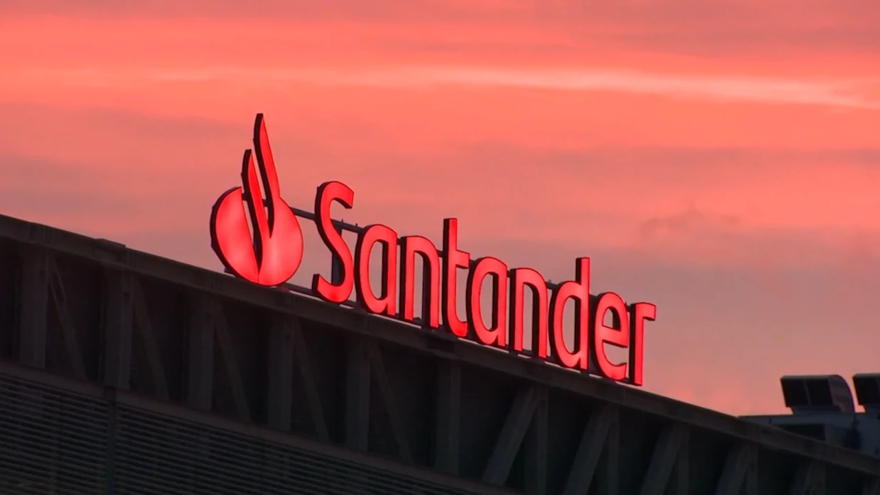 El Santander propone prejubilaciones desde los 55 años y hasta el 70% de la jubilación