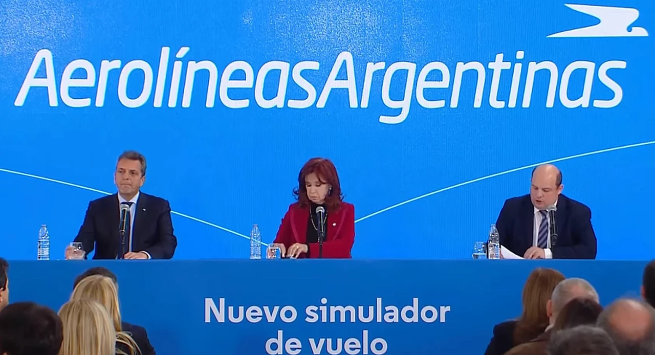 Cristina Kirchner ahora intenta apuntalar la candidatura de Massa y ambos meten una cuña en la interna de JxC