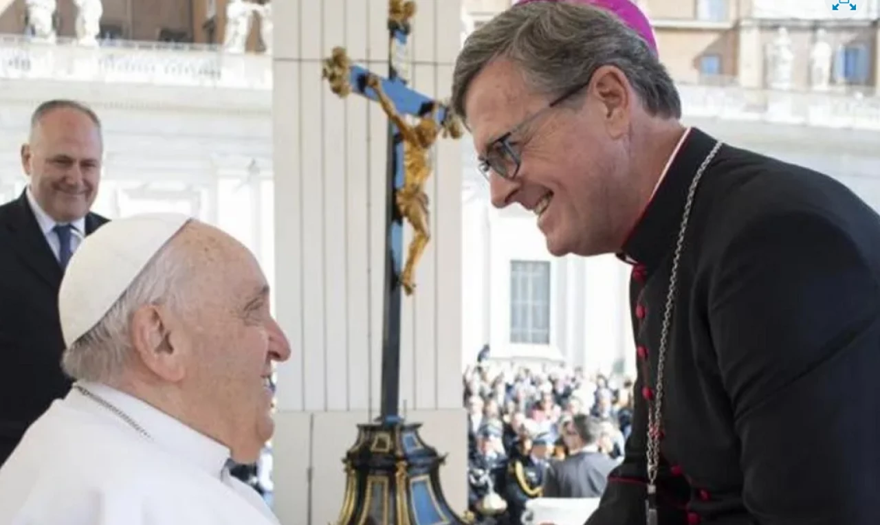 El arzobispo porteño, "azorado" por la propuesta de La Libertad Avanza de romper relaciones con el Vaticano