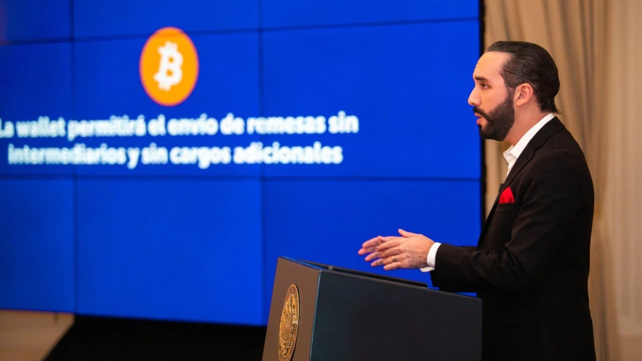 Los desafíos con la política Bitcoin que enfrenta el reelecto presidente de El Salvador, Nayib Bukele