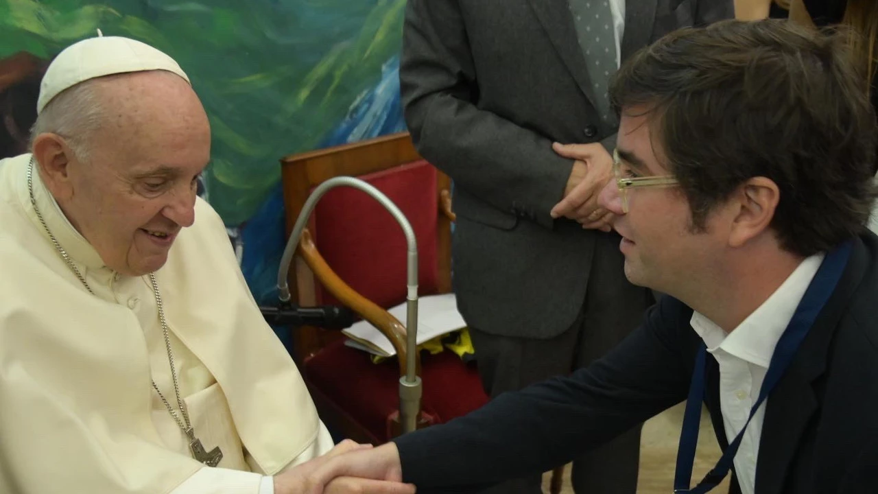 El papa Francisco se reunió con el argentino que más sabe de cripto y anuncian la creación de un NFT