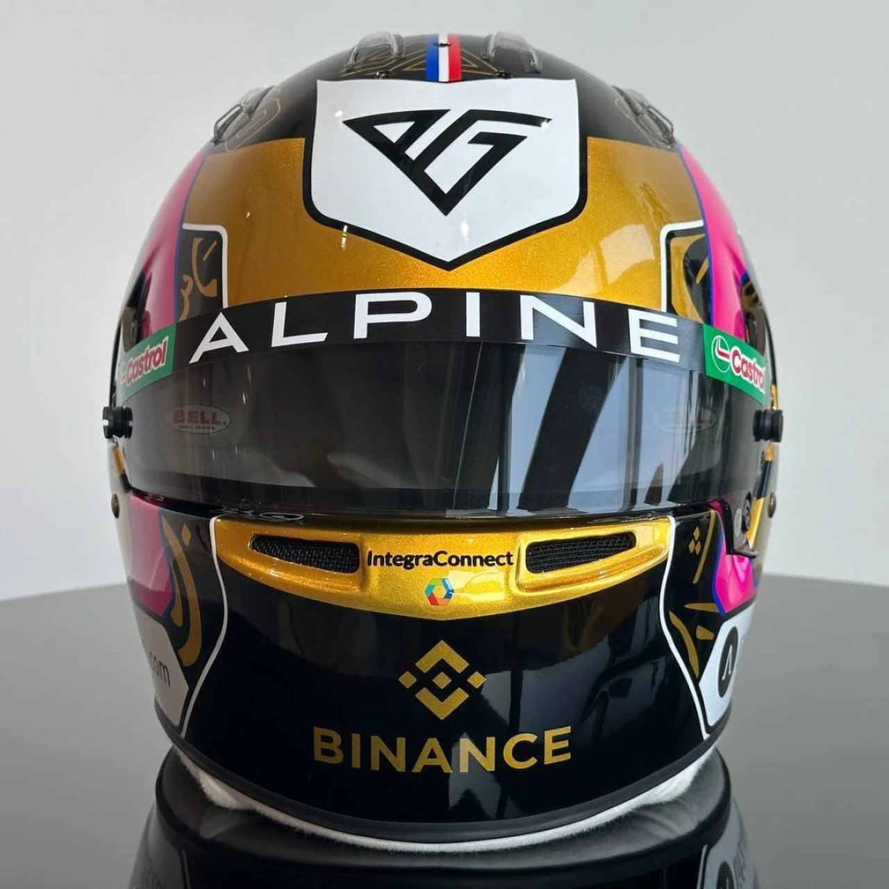 Binance reveló el casco de F1 diseñado por un argentino, fan de Pierre Gasly