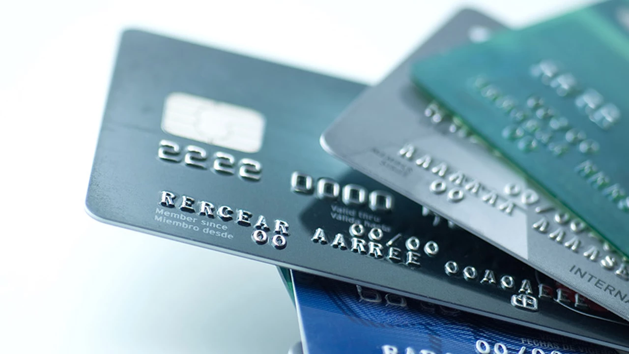 Moni lanza una plataforma que permite utilizar una tarjeta de débito como una de crédito