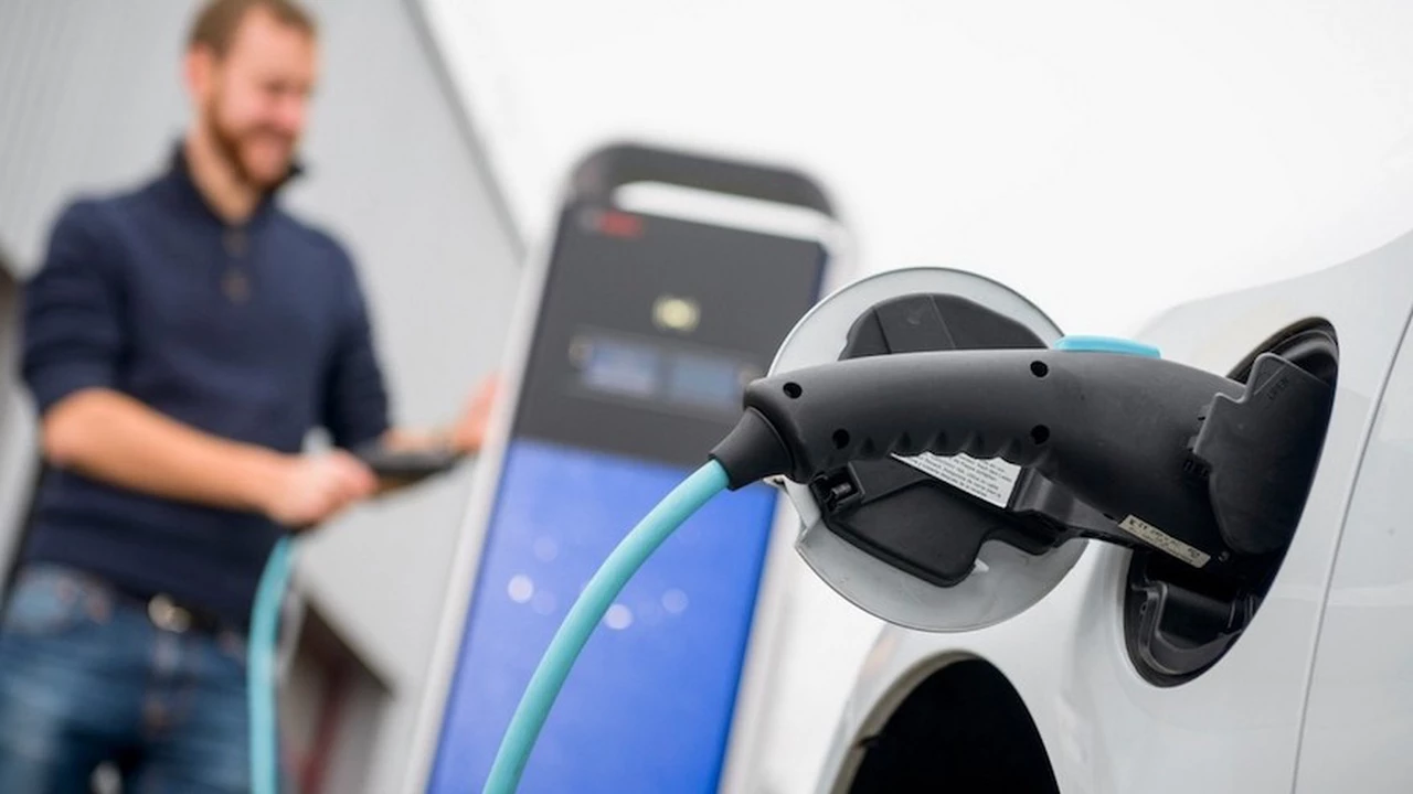 Autos eléctricos: lanzan la primera estación de recambio de baterías para reducir tiempos de recarga