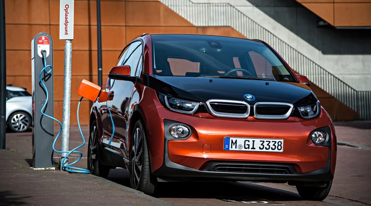 Con BMW y Porsche a la cabeza, llega la “carga rápida” a los vehículos eléctricos