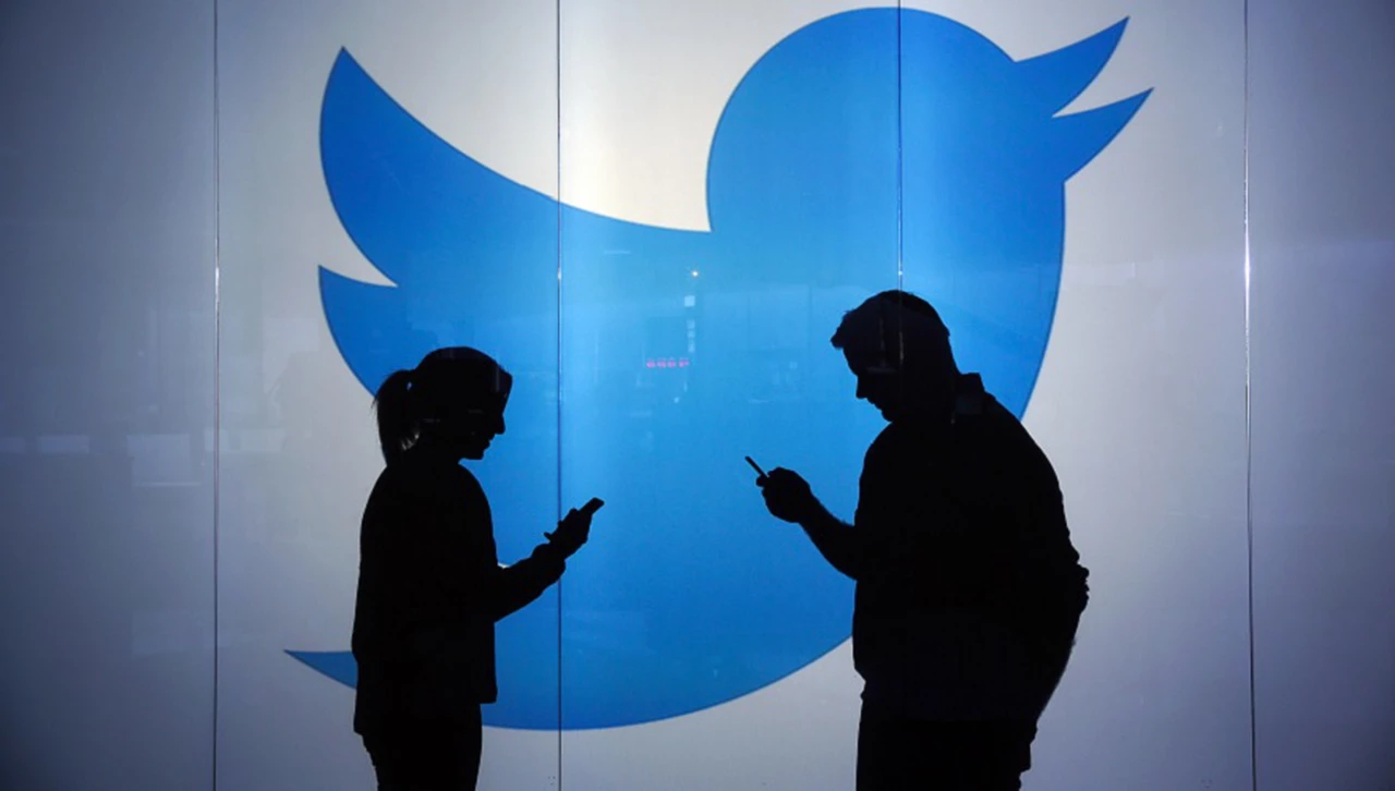Twitter agrega una nueva función para evitar la difusión de "fake news": así es cómo funciona