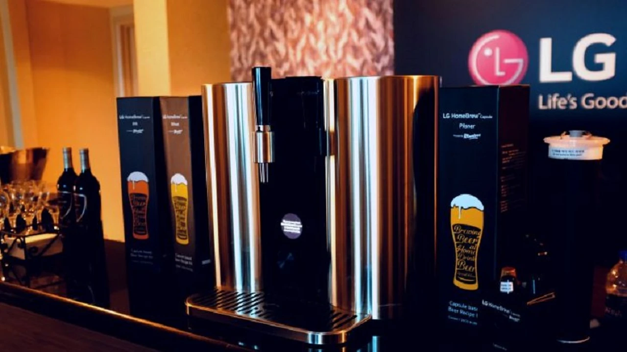 LG HomeBrew: así es el "Nespresso de la cerveza" que se roba todas las miradas en CES 2019