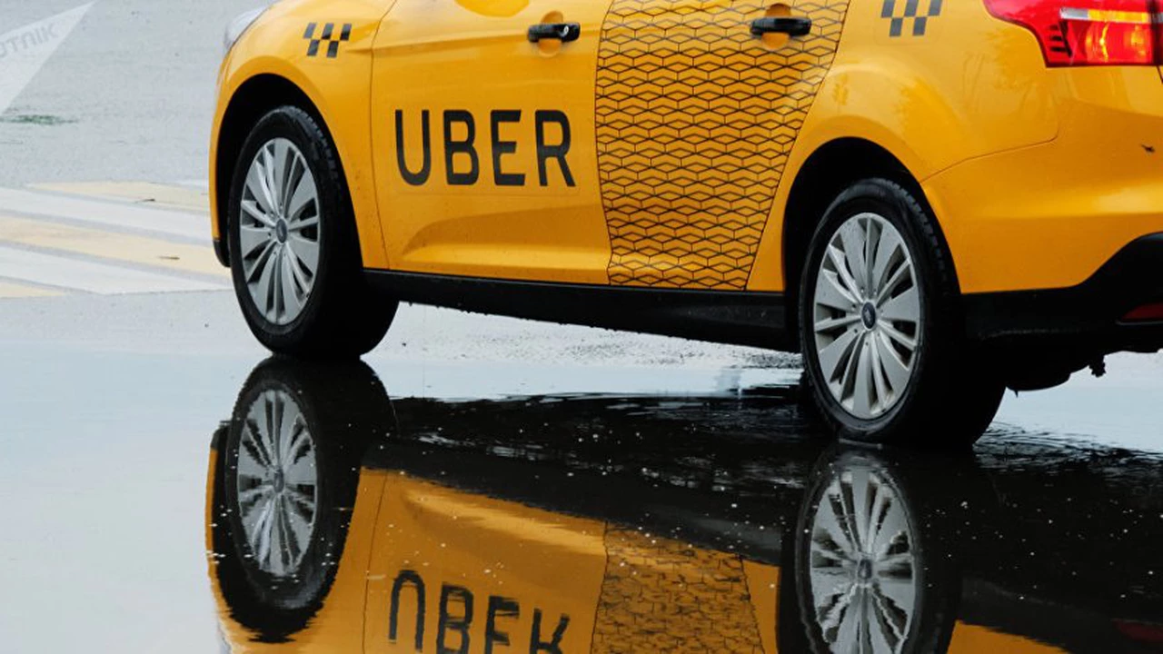 Le ganan al algoritmo: conductores de Uber suben sus tarifas sin autorización de la empresa