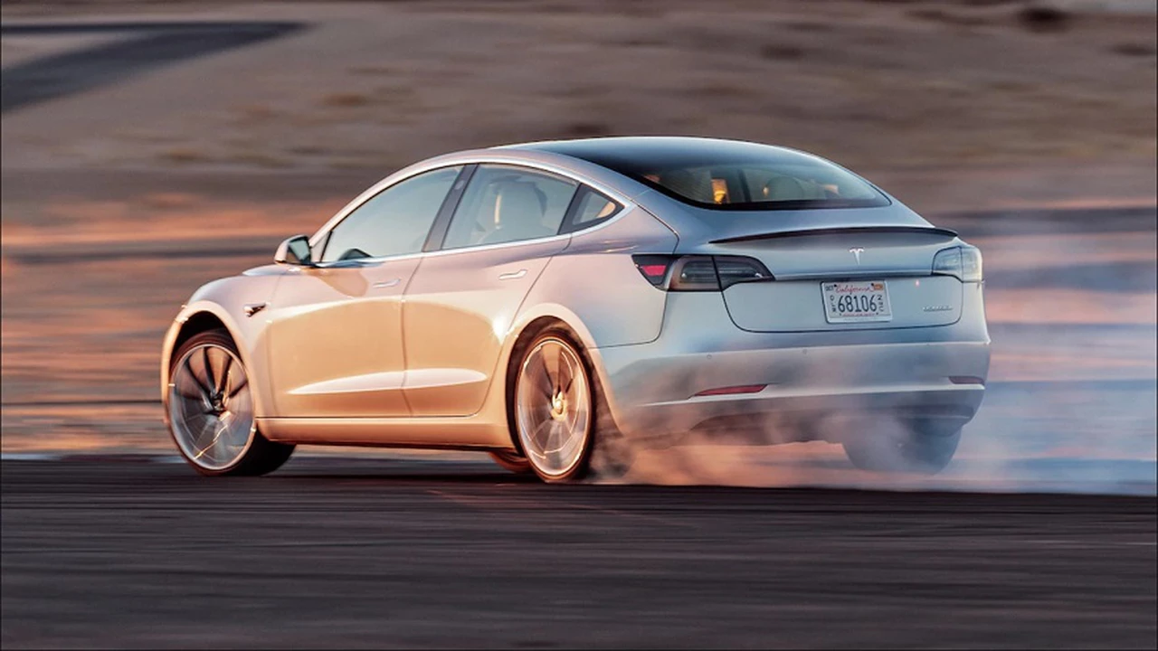 ¿Tesla para minar?: un usuario asevera que gana más de u$s800 gracias a utilizar su auto