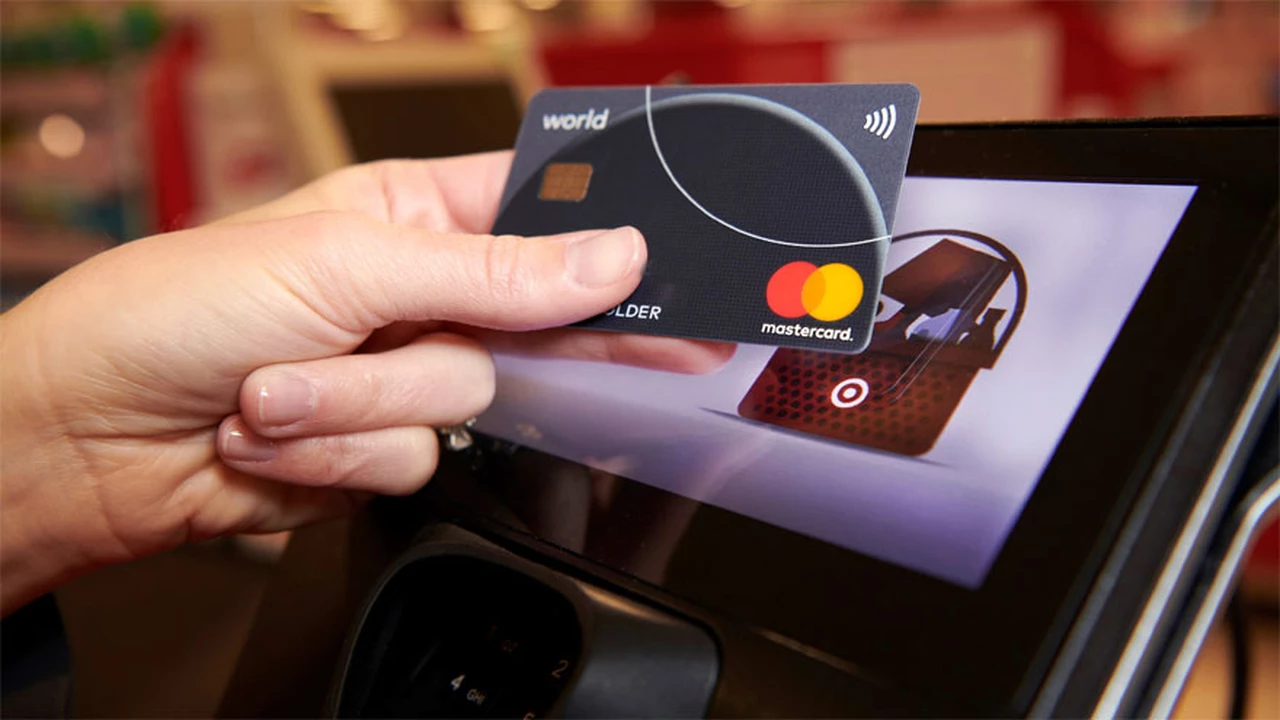 Mastercard aprovecha "siesta" de Visa en innovación: ahorrás 50%, pagás con contactless y la usarás como SUBE
