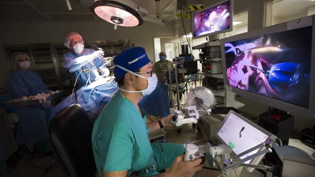 Con una fuerte inversión, Bill Gates apalanca la creación de 'minirobots' para utilizar en cirugías