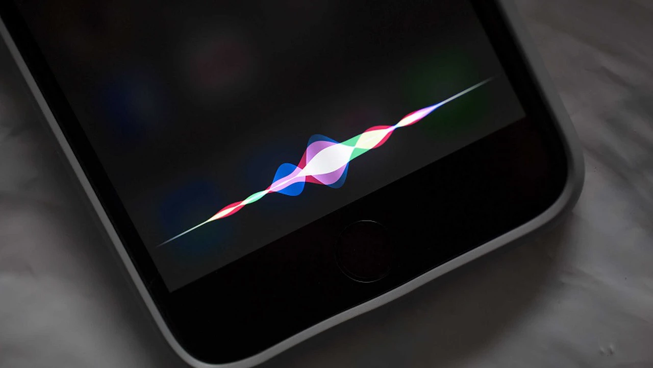 Para mejorar a Siri, Apple compra una startup de inteligencia artificial