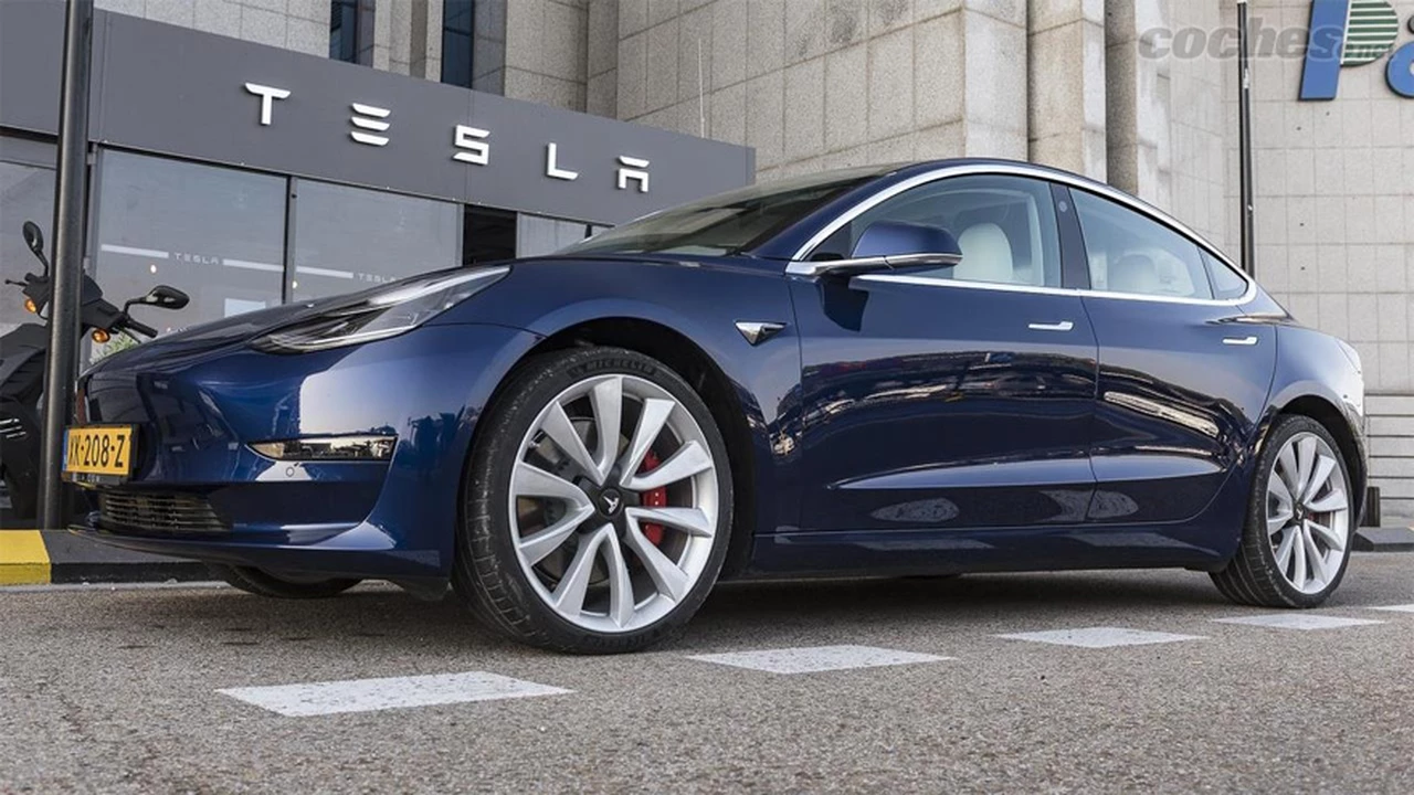 Se encienden las alarma por la explosión espontánea de un auto eléctrico Tesla Model S