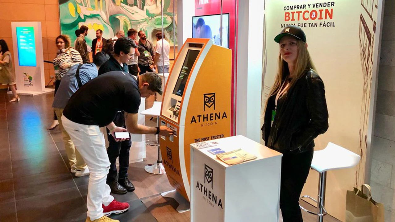 Boom de cajeros automáticos de criptomonedas: dónde están en Argentina y cómo funcionan
