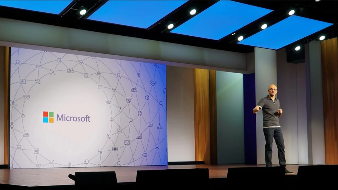 Para Satya Nadella, CEO de Microsoft, la inteligencia artificial debe "mejorar la salud y la educación"