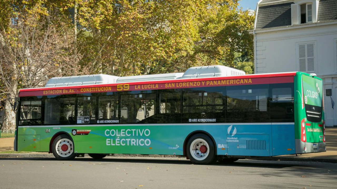 Buenos Aires ya tiene sus colectivos eléctricos: comenzaron a funcionar los dos primeros vehículos