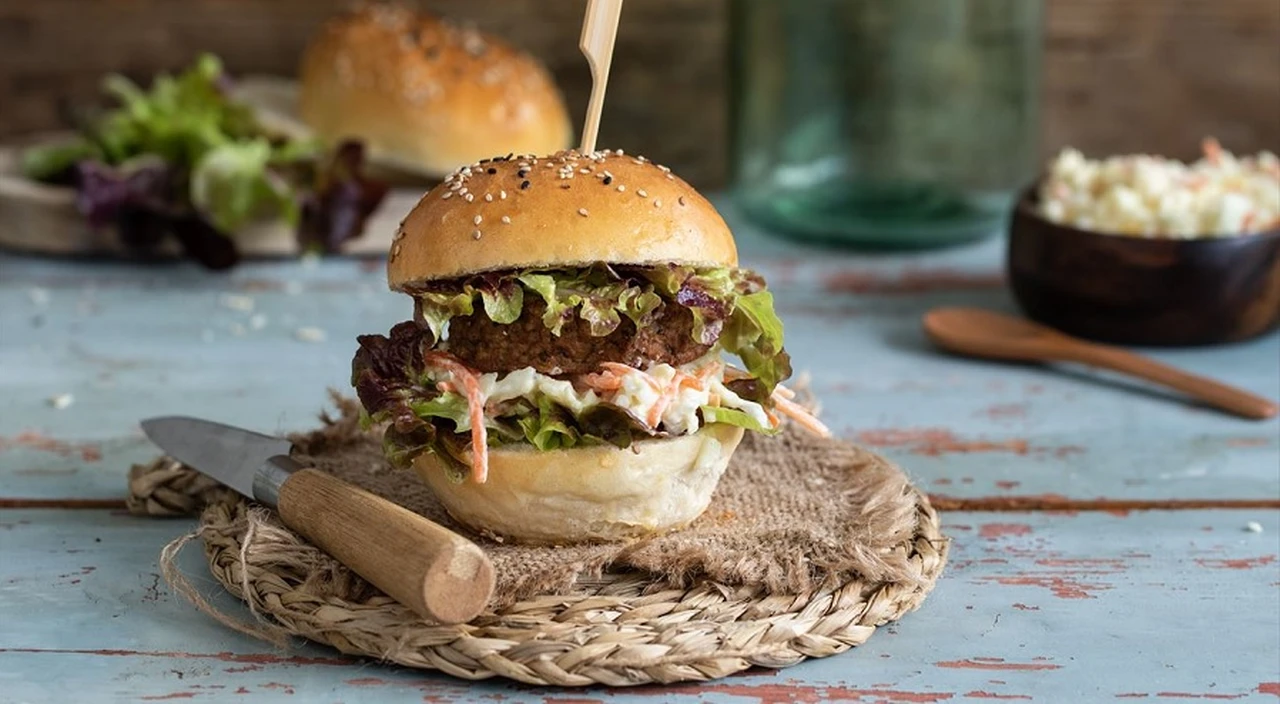 Nestlé también apuesta a las hamburguesas sin carne y lanza la "Awesome Burger"