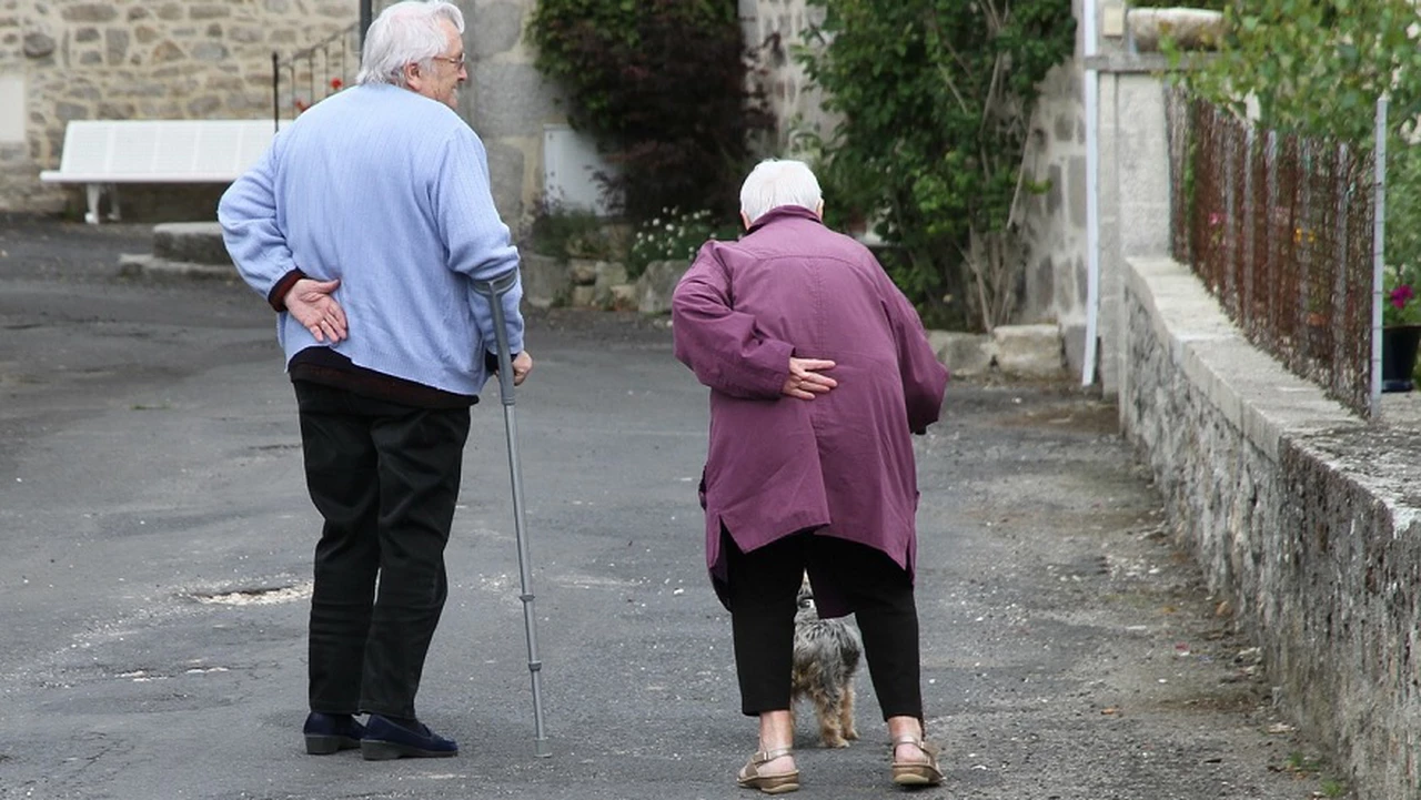 Para cuidar a los mayores: llegan los zapatos con GPS para personas con demencia