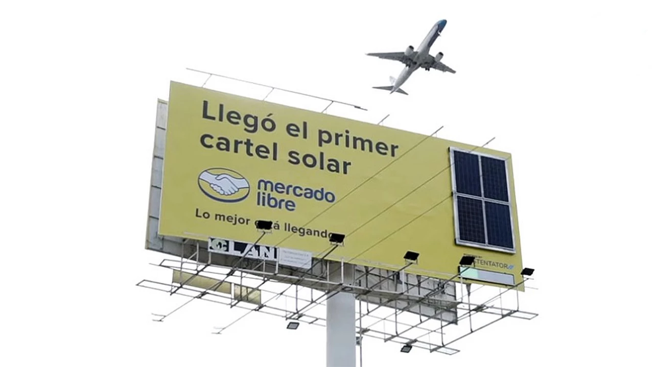 Mercado Libre instaló en el país el primer cartel sustentable de América Latina: utiliza energía solar