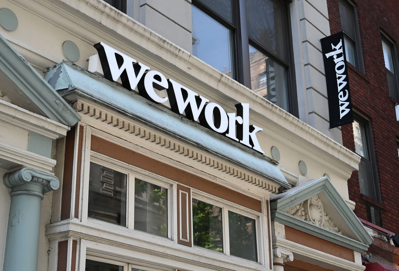 WeWork presentará solicitud para suspender planes de salida a la bolsa