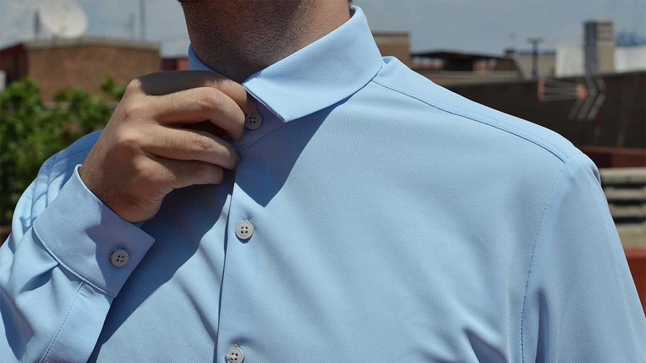 Crean una camisa que no se plancha, no se mancha y es buena para la salud