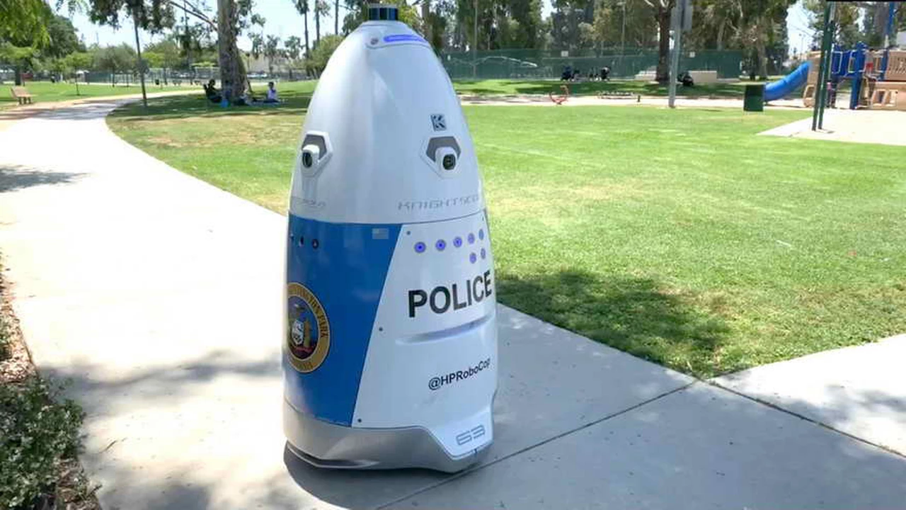 Estos robots policía custodian parques, y les cuestan a la ciudad u$s70.000 por año