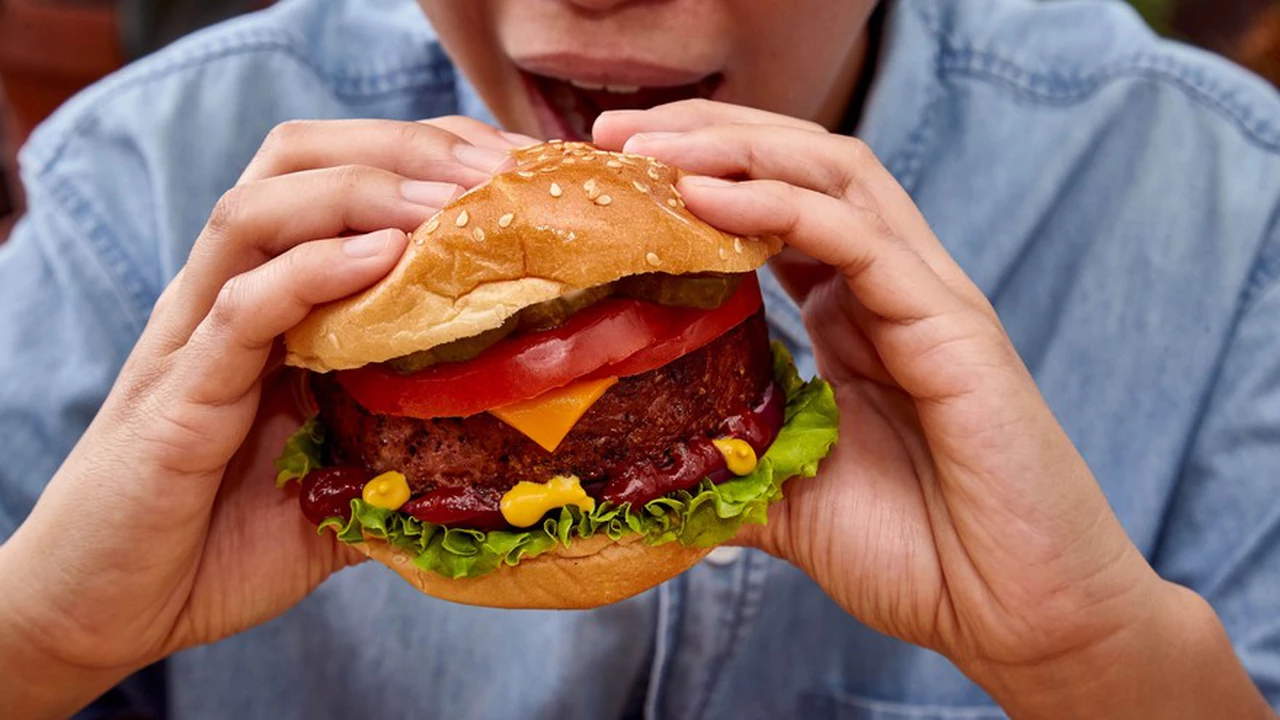 Exclusivo: Paty venderá en Argentina su hamburguesa "4.0", hecha con pura inteligencia artificial y sin carne
