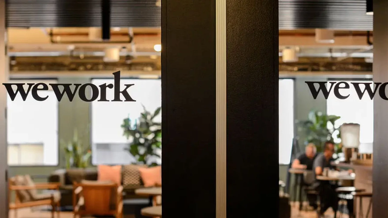 ¿Se pone de pie?: WeWork recibe una nueva inversión millonaria de Softbank