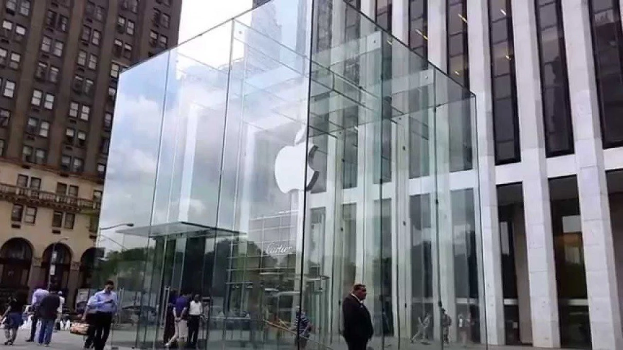 ¿El próximo iPhone será de cristal?: Apple patenta un teléfono con pantallas en toda la carcasa