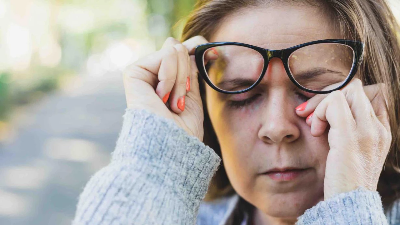 Adiós pinchazos: crean lentes "inteligentes" que pueden controlar la diabetes a través de las lágrimas