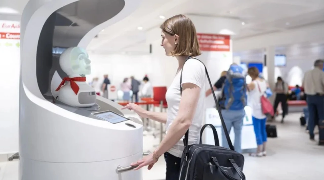 Se moderniza el transporte: llegan los "empleados robot" a los aeropuertos y estaciones de tren