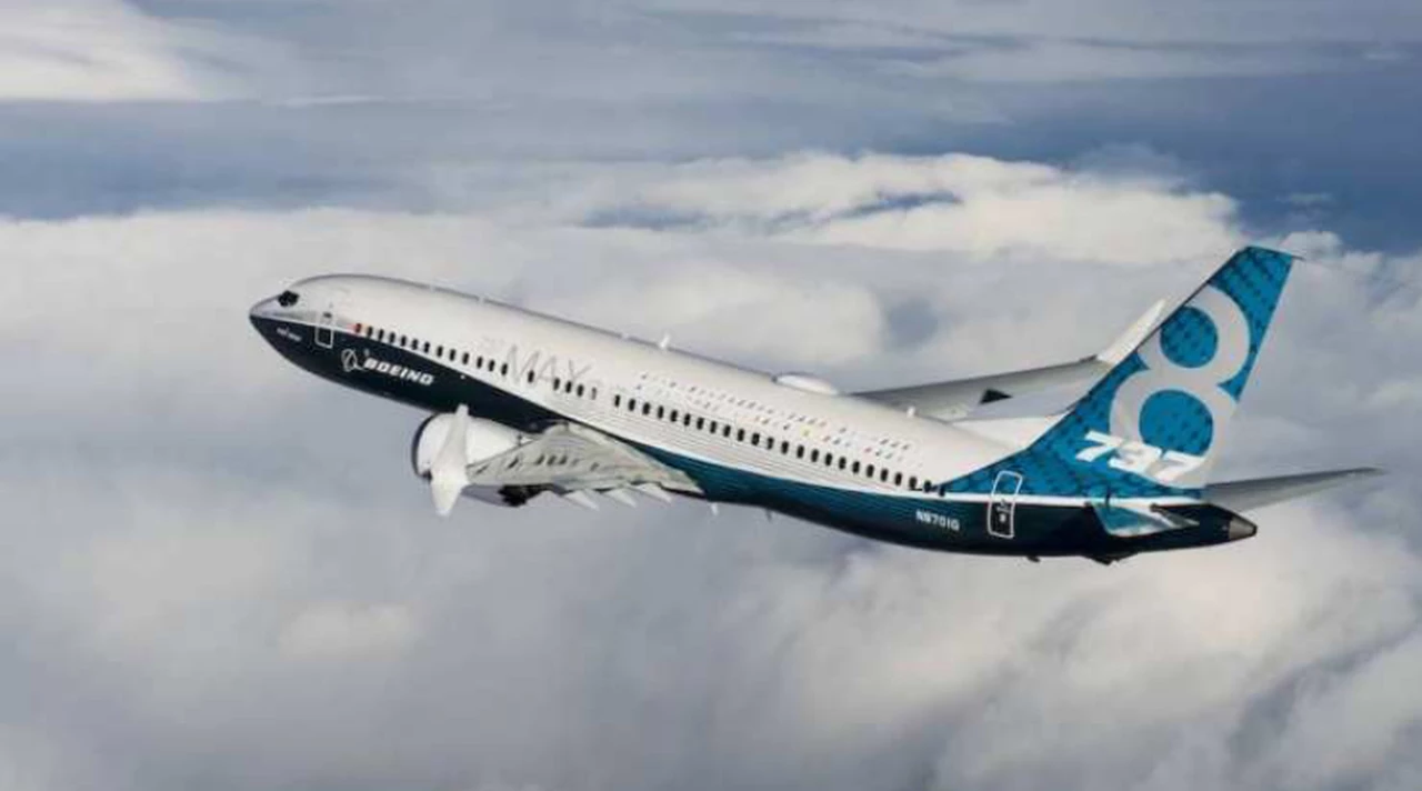 Crisis en el aire: Boeing despide a su CEO luego de dos accidentes en aviones 737 MAX