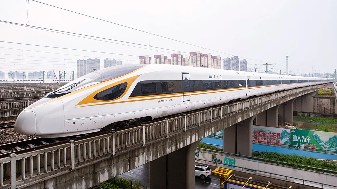 Sin conductor y a 217 km por hora: así es el tren bala autónomo que ya funciona en China