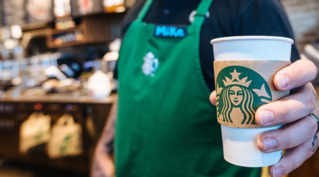 Automatiza procesos: Starbucks incorpora inteligencia artificial para mejorar la atención al cliente
