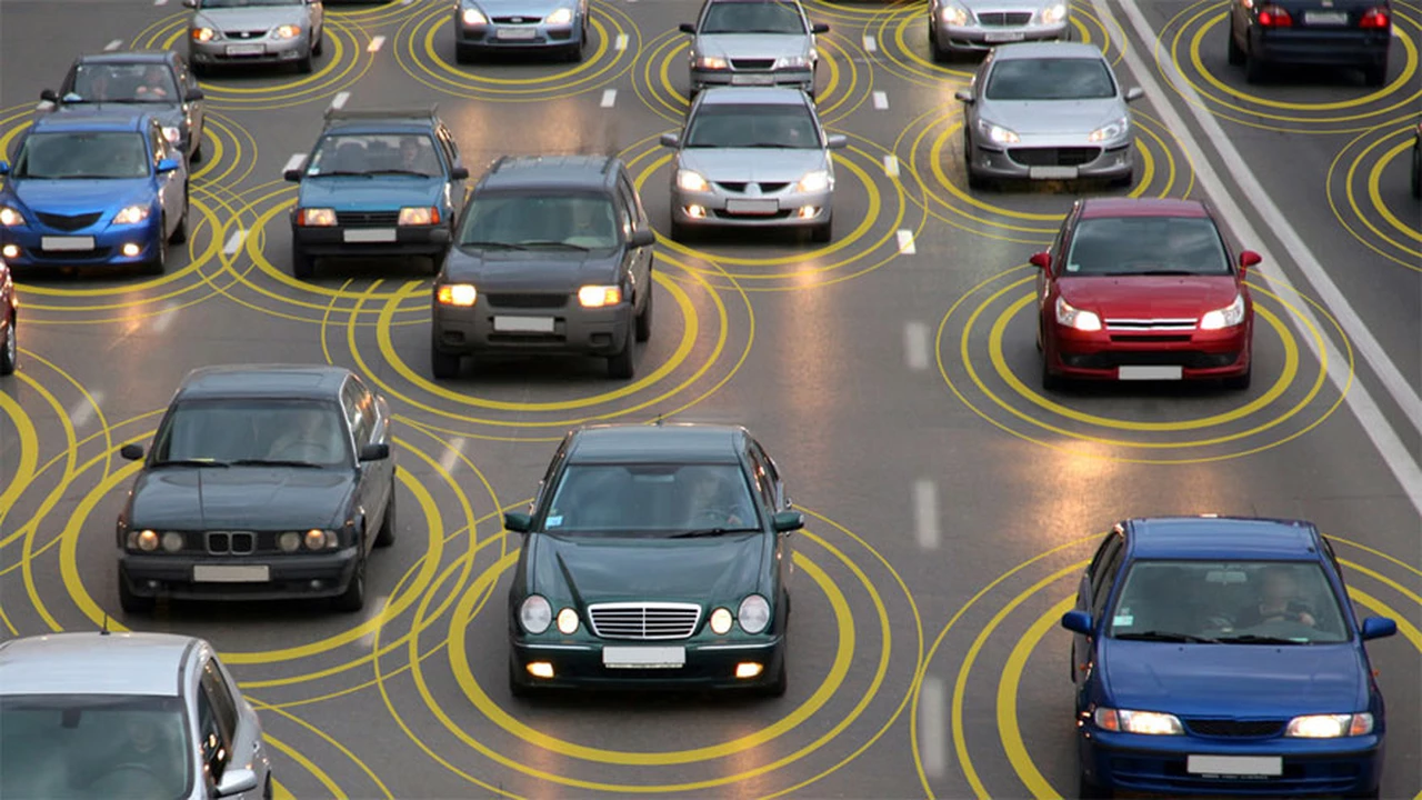 Conducción "smart": así es la tecnología que probará Qualcomm para eliminar los accidentes conectando autos y calles