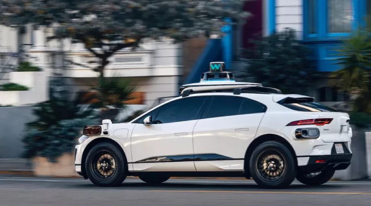 Inteligente y preciso: el coche autónomo de Google puede ver una señal de alto a 500 metros