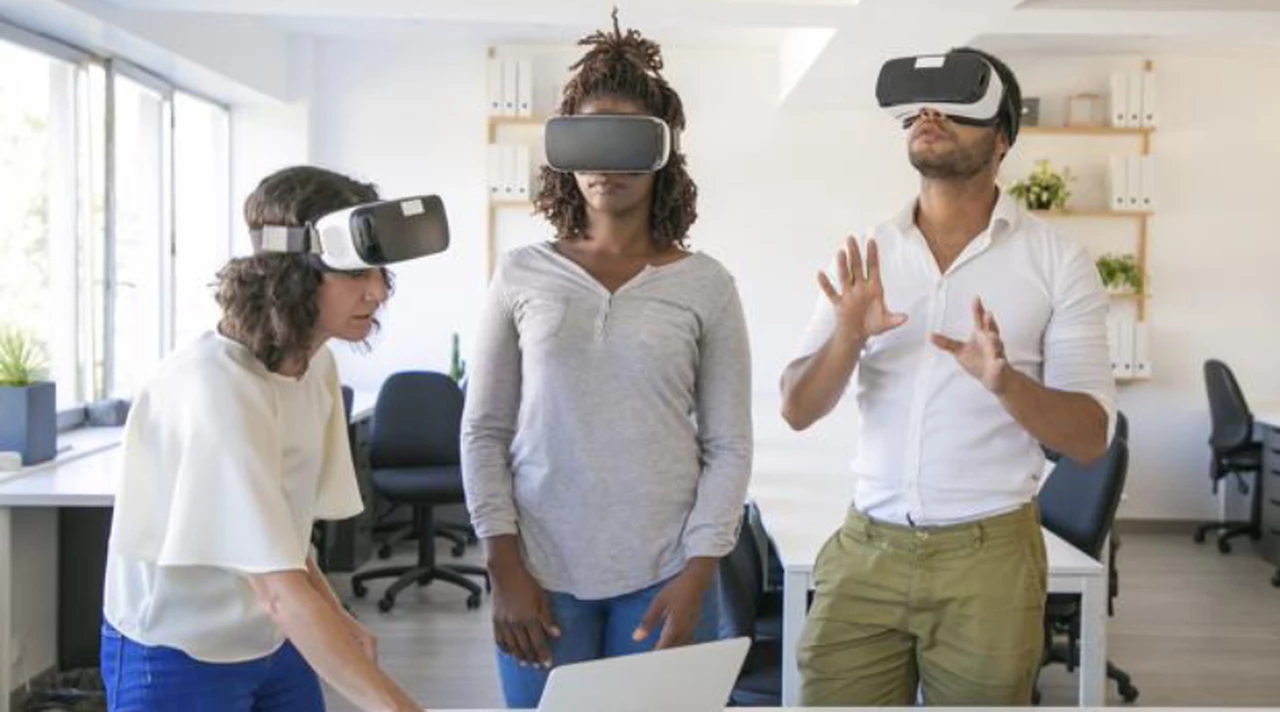 Clases online y reuniones no presenciales: la realidad virtual vive un "resurgimiento" gracias al coronavirus