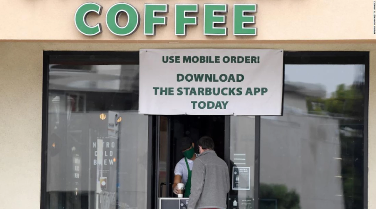 Quiere volver al ruedo: así es la estrategia de Starbucks para reabrir sus locales en Estados Unidos