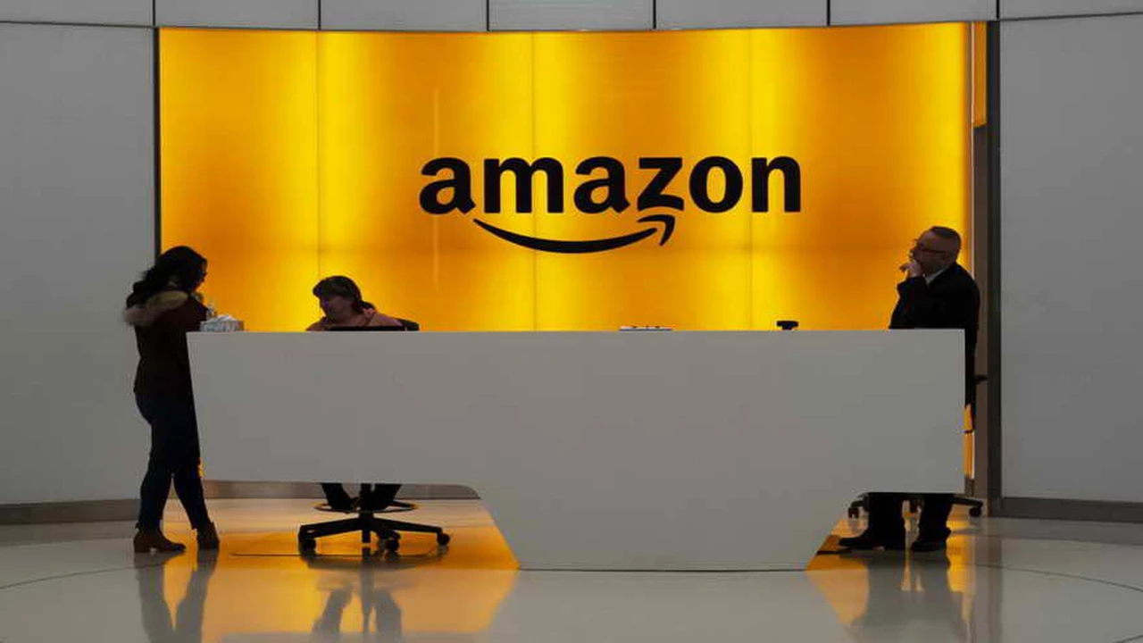Polémica: Amazon no quiere que sus empleados usen TikTok y ordenó desinstalarlo por "error"