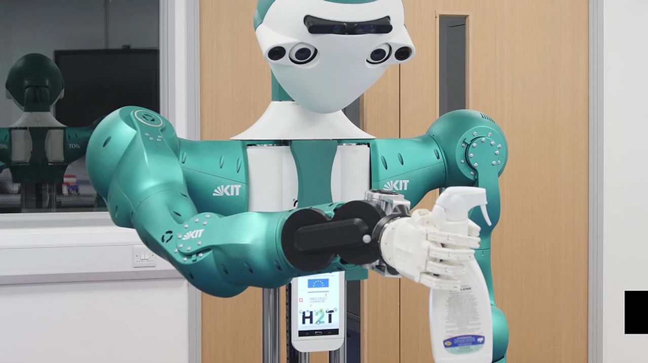 Desarrollan un robot inteligente que "aprende solo" sus tareas y las hace sin que nadie se las pida