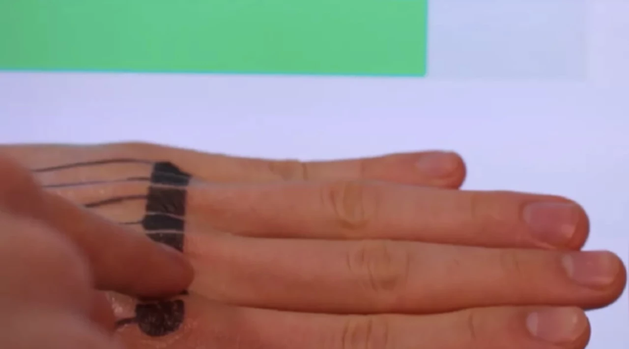 Operá la computadora usando tu piel: así funcionan los "tatuajes inteligentes" de Google