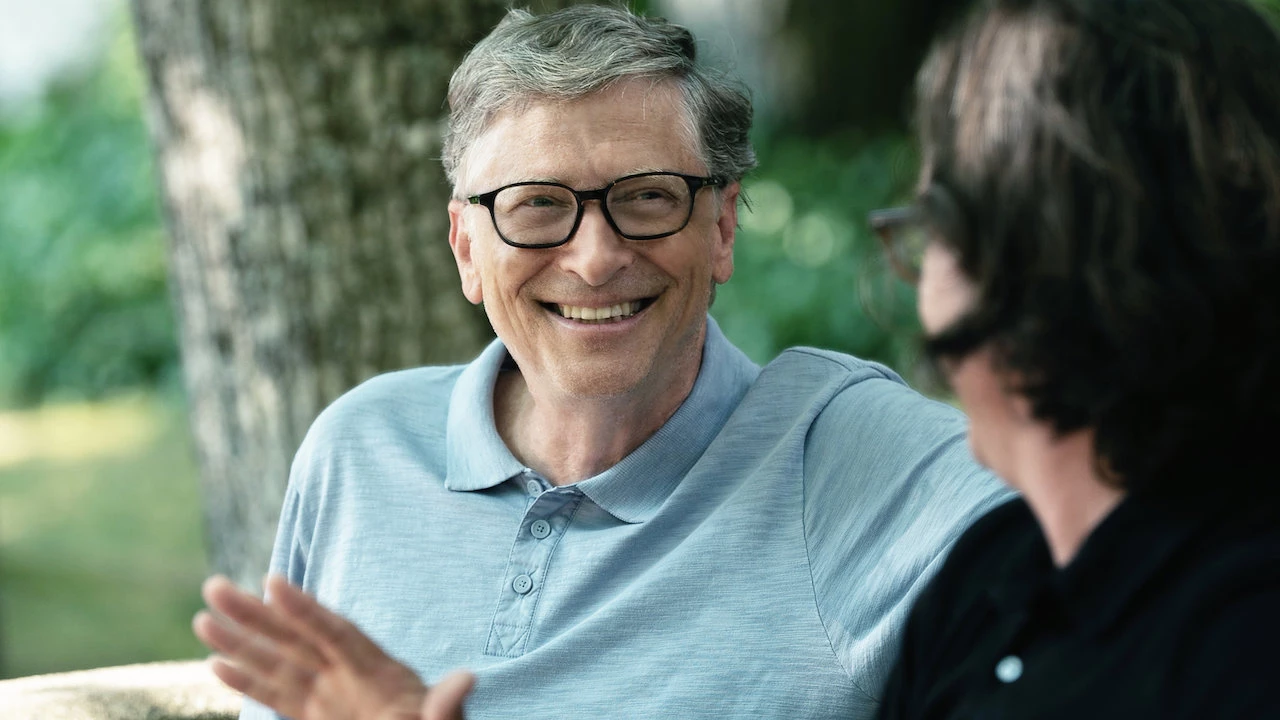 Bill Gates: así fue el "curioso" CV que usó para buscar trabajo a los 18 años
