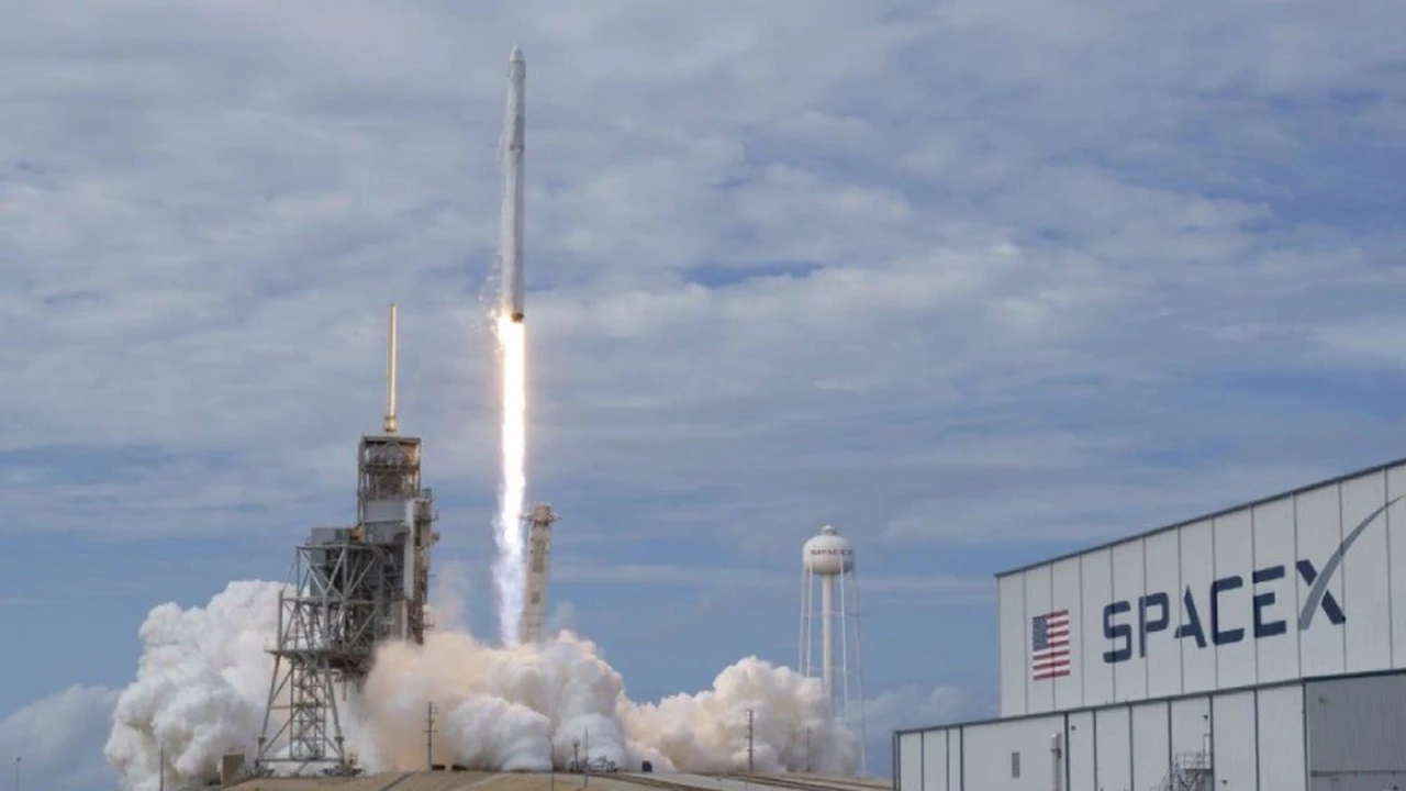 SpaceX comienza con los vuelos privados al espacio: ¿cuándo serán los primeros viajes?