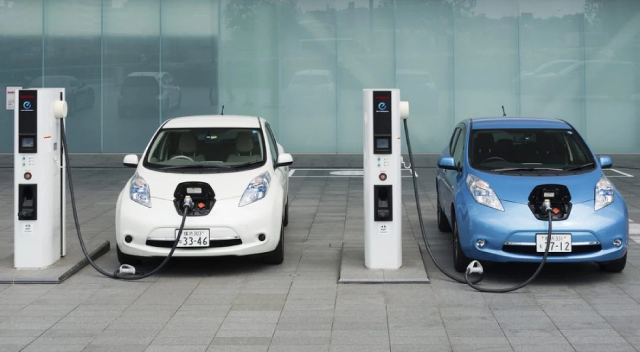 Nuevo récord: por primera vez en la historia, los autos eléctricos superaron en ventas a los diésel