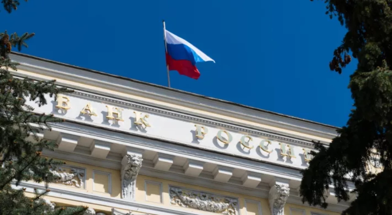 Mercados globales: el rublo se hunde a mínimos históricos ante aumento del riesgo por más ataques a Ucrania