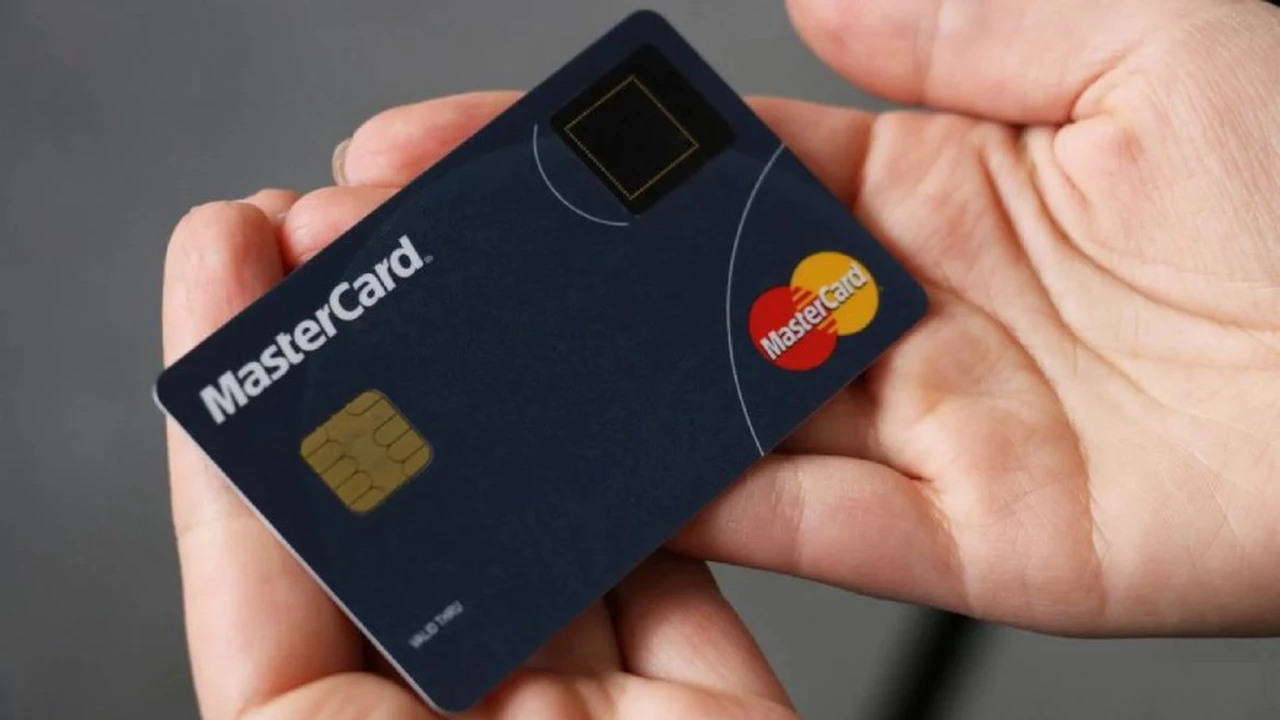 Sin firma, ni DNI: mirá las nuevas tarjetas de Mastercard y Visa que traen lector de huella digital