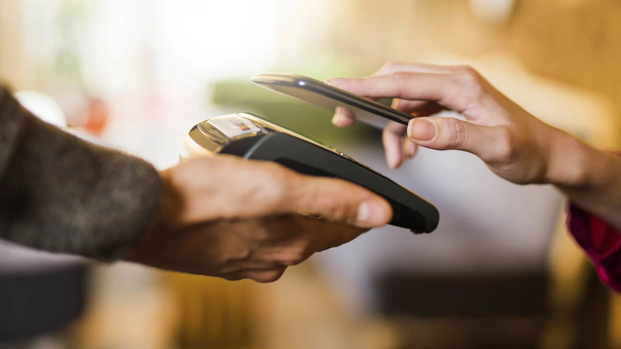 Chau billetera: BBVA es el primer banco argentino que permite pagos NFC con el celular a través de VISA