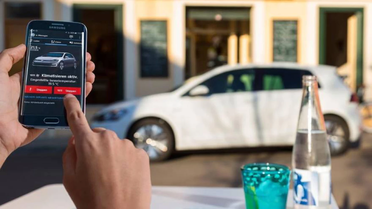 Volkswagen se une a un gigante de los smartphones para hacer "inteligentes" a sus autos