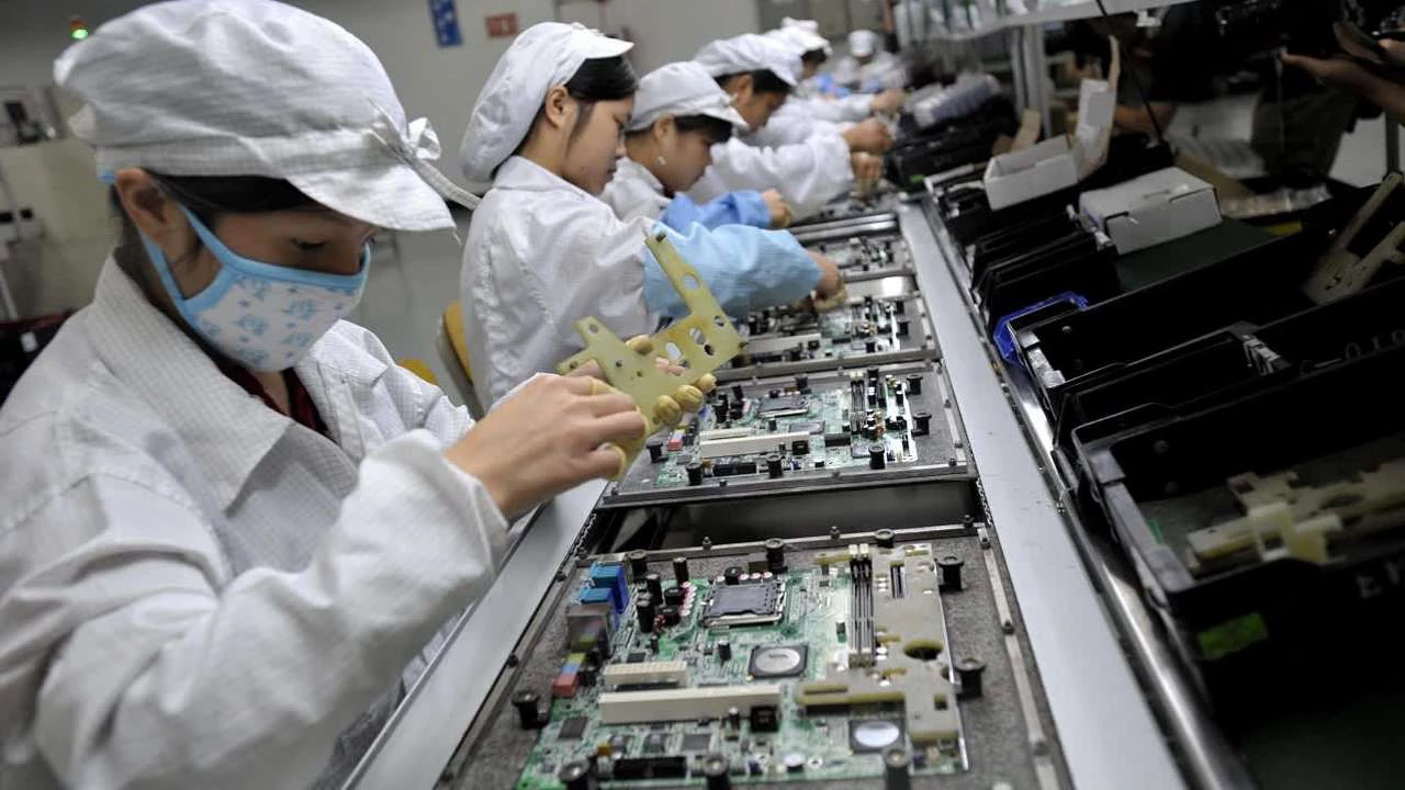 El ensamblador del iPhone advierte sobre el cambio de era: "China ya no será la fábrica del mundo"